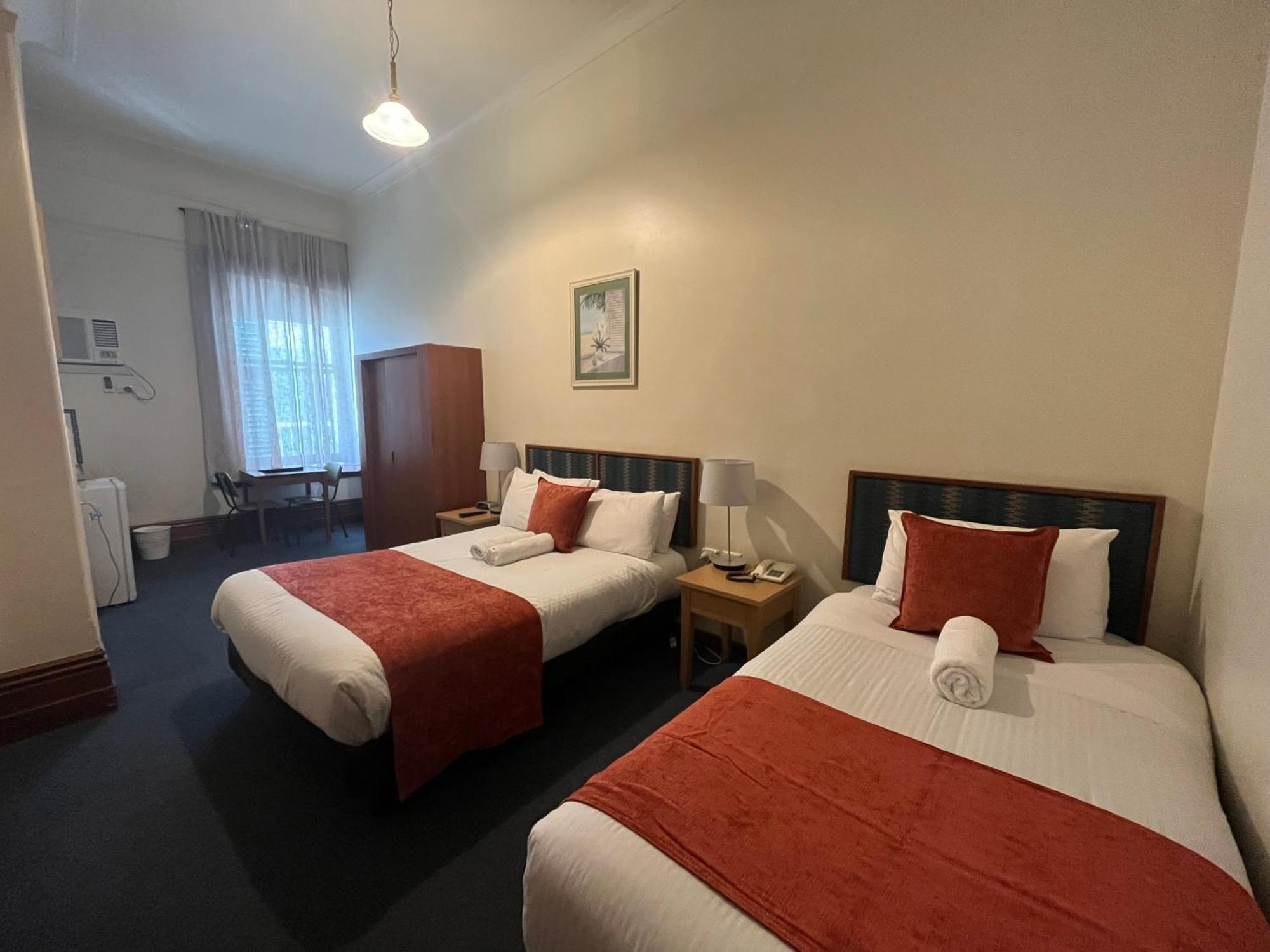 Princes Lodge Motel Adelaide Exterior photo