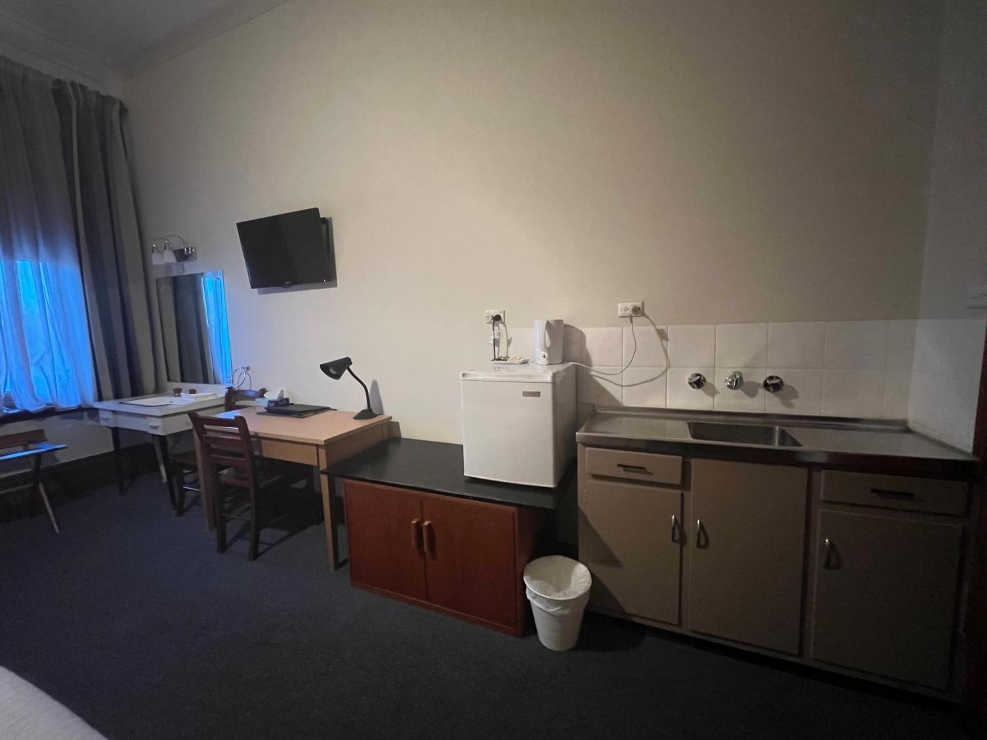 Princes Lodge Motel Adelaide Exterior photo