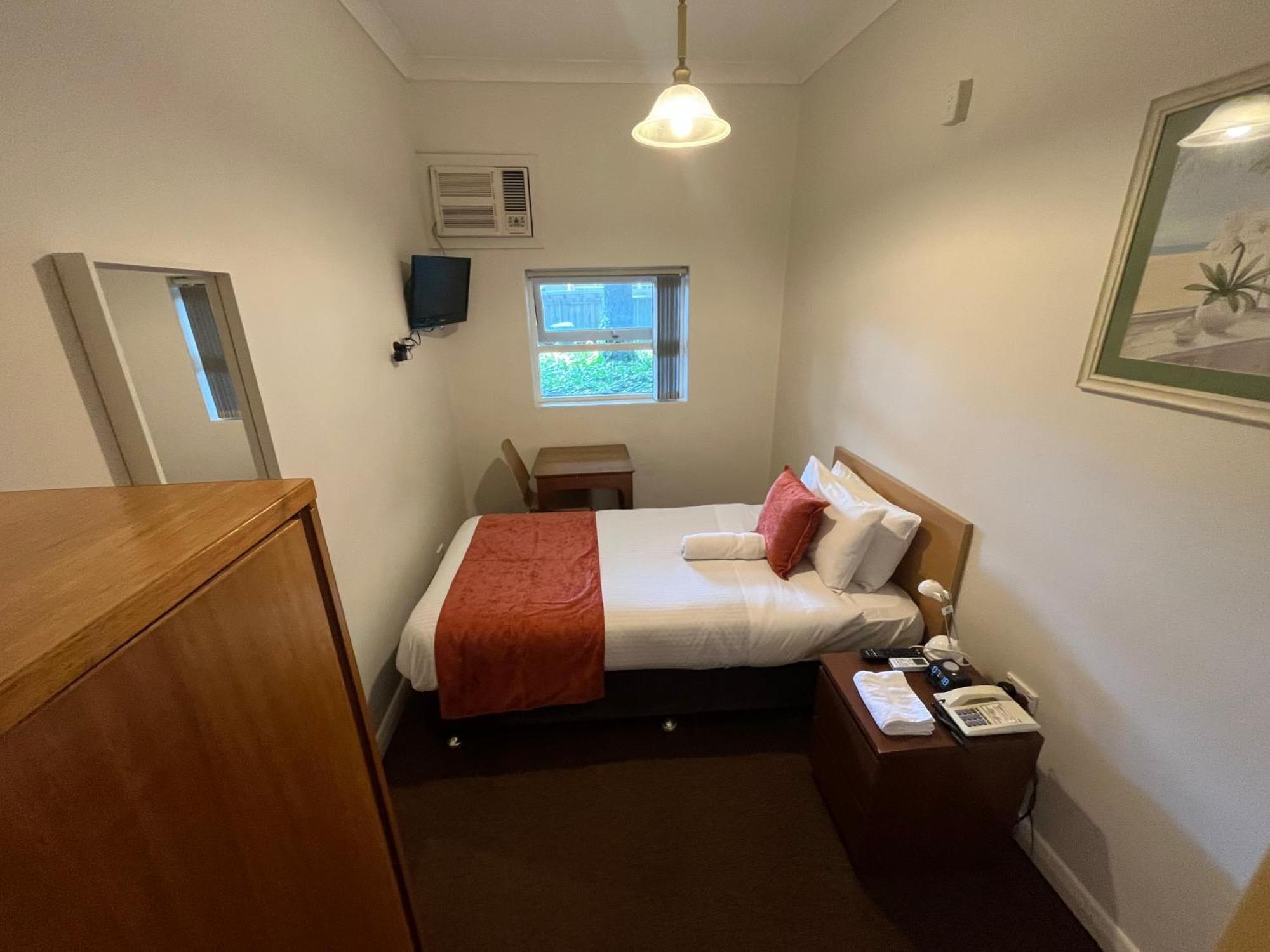 Princes Lodge Motel Adelaide Exterior photo