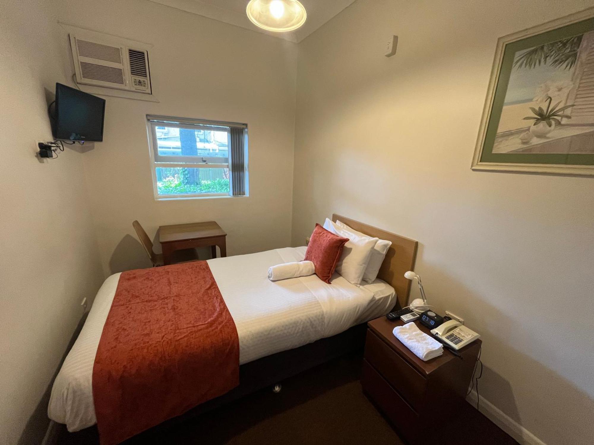 Princes Lodge Motel Adelaide Exterior photo