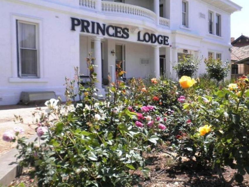 Princes Lodge Motel Adelaide Exterior photo